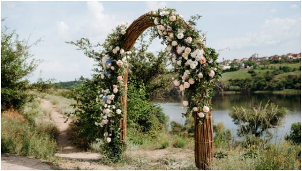 Boho and Rustic Floral Arch Ideas